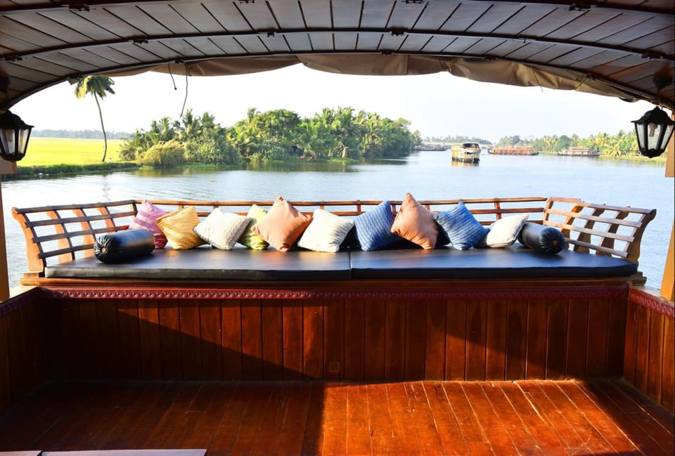 Indiavacationz Houseboat Hotel in Alappuzha