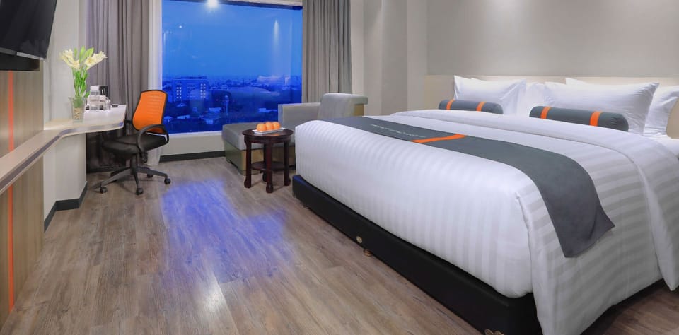 Premium bedding, in-room safe, desk, soundproofing