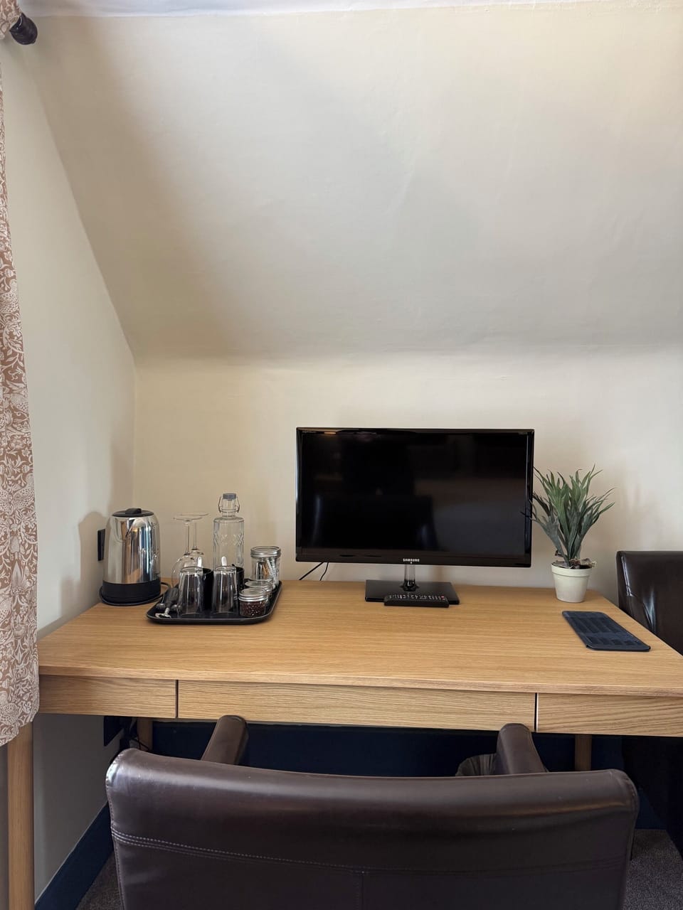 Double Room (7) | Egyptian cotton sheets, premium bedding, desk, blackout drapes