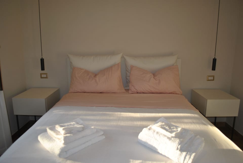 Comfort Double or Twin Room | Hypo-allergenic bedding, down comforters, memory foam beds, minibar