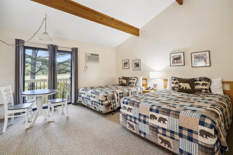 Get a good nights sleep in the bedroom with a queen sized bed.