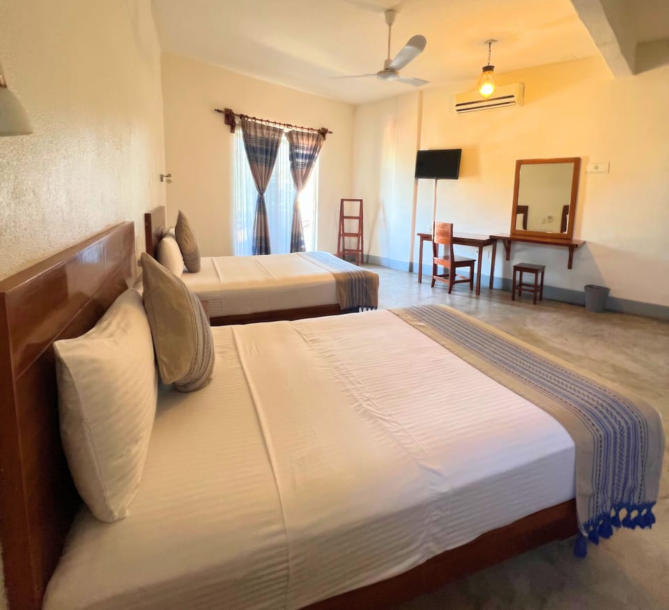 Studio, 2 Double Beds | Free WiFi, bed sheets