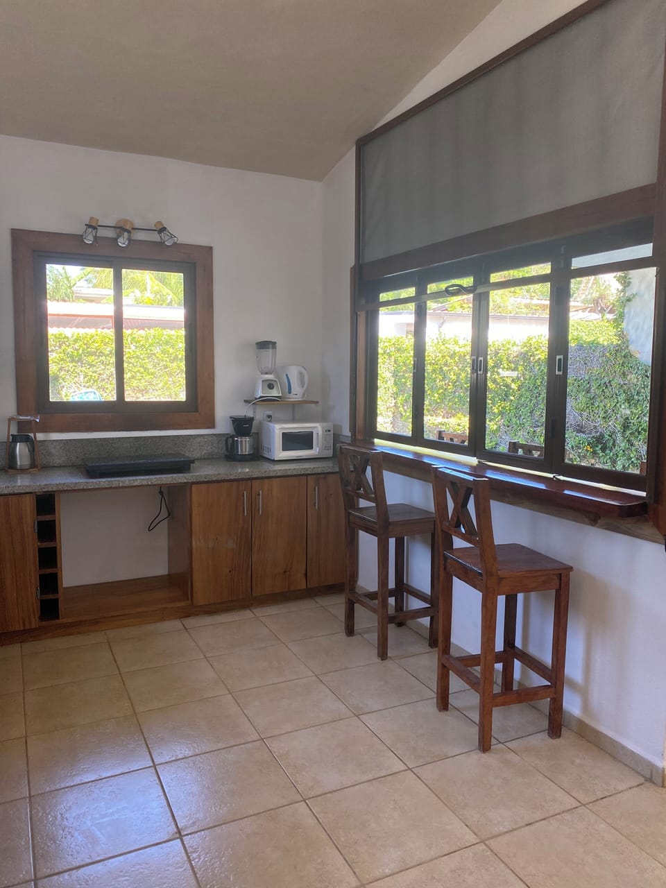 Luxury House | Private kitchen | Full-size fridge, microwave, stovetop, coffee/tea maker