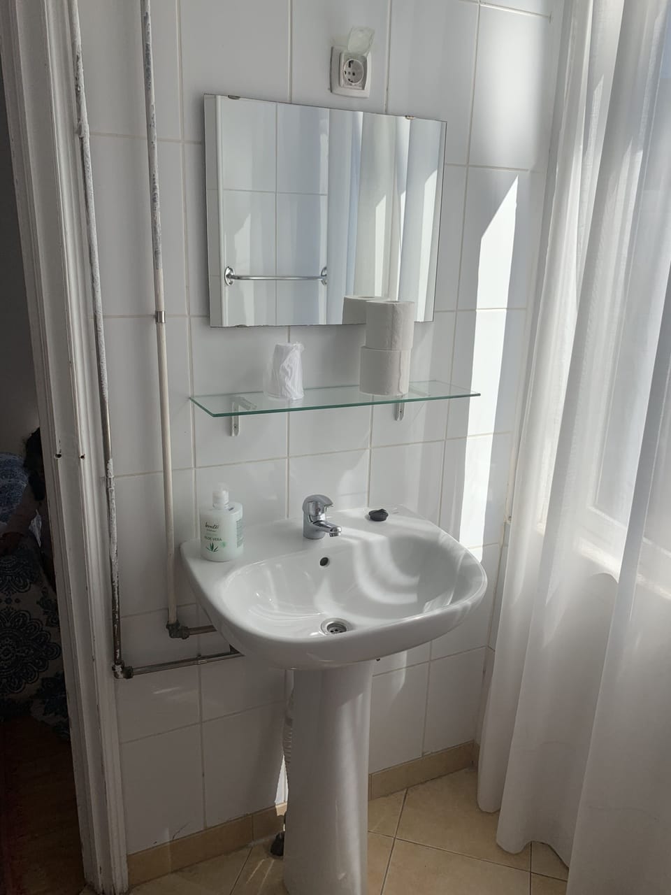 Double Room | Bathroom | Shower, hair dryer, towels