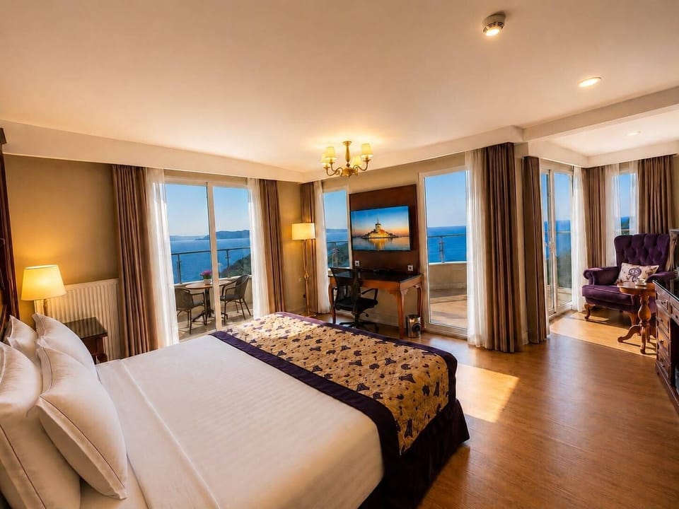 Premier Room, Balcony, Sea View | Premium bedding, minibar, in-room safe, desk