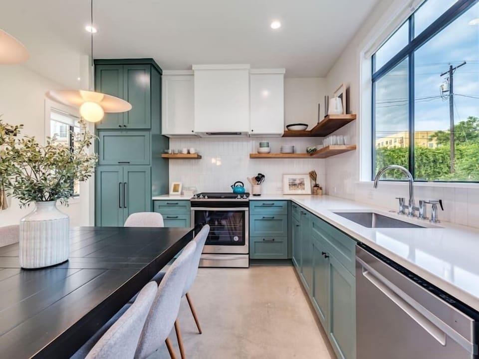 Enjoy cooking? This dream kitchen is for you! We also provide a stocked pantry.