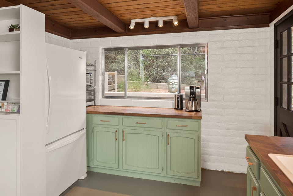 Kitchen - upstairs 