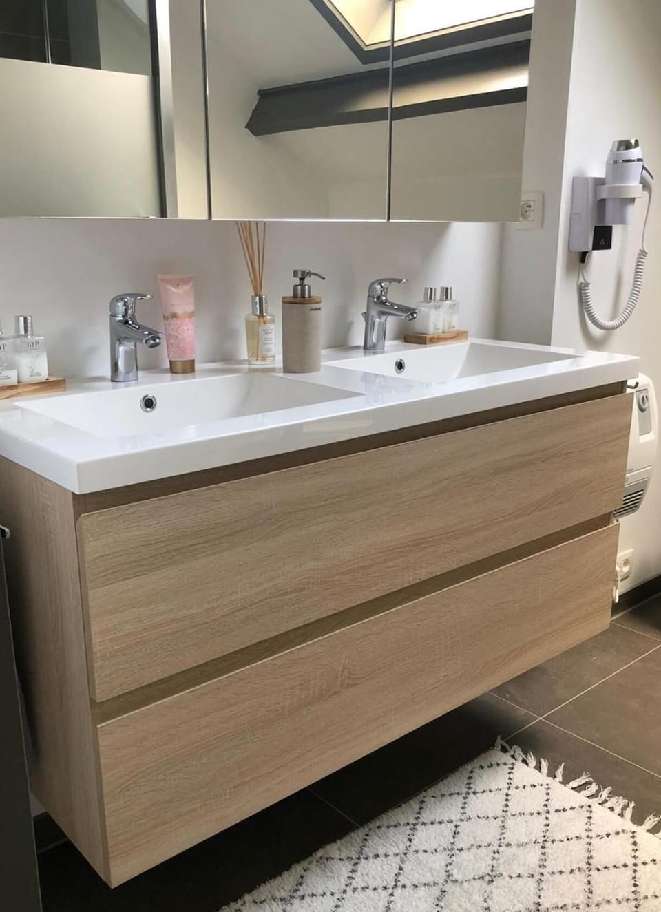 Shower, hair dryer, bathrobes, towels