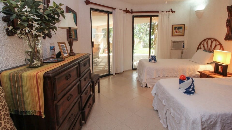 Guest Bedroom with 2 twin beds - Seven Seas condo 1 South Akumal beach vacation rental