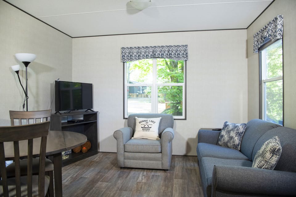 Standard Cottage | Living area | Flat-screen TV, DVD player