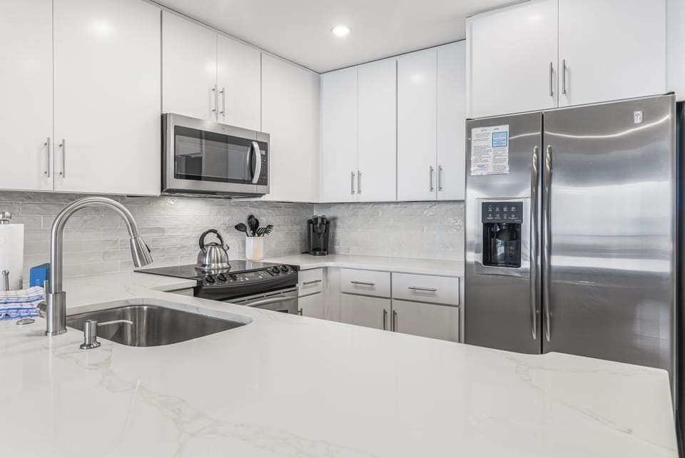 Fully Stocked Kitchen