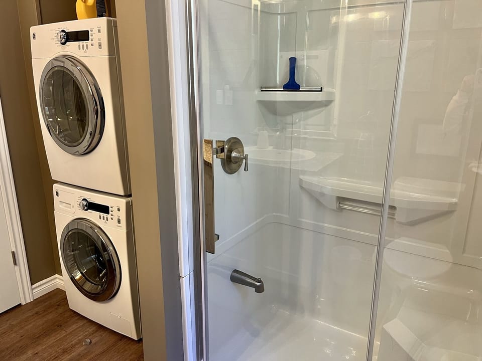 Bathroom (main level)