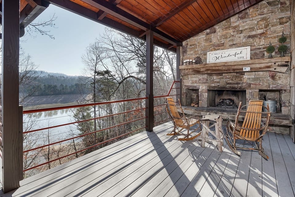 Outdoor Fire Place - With a View