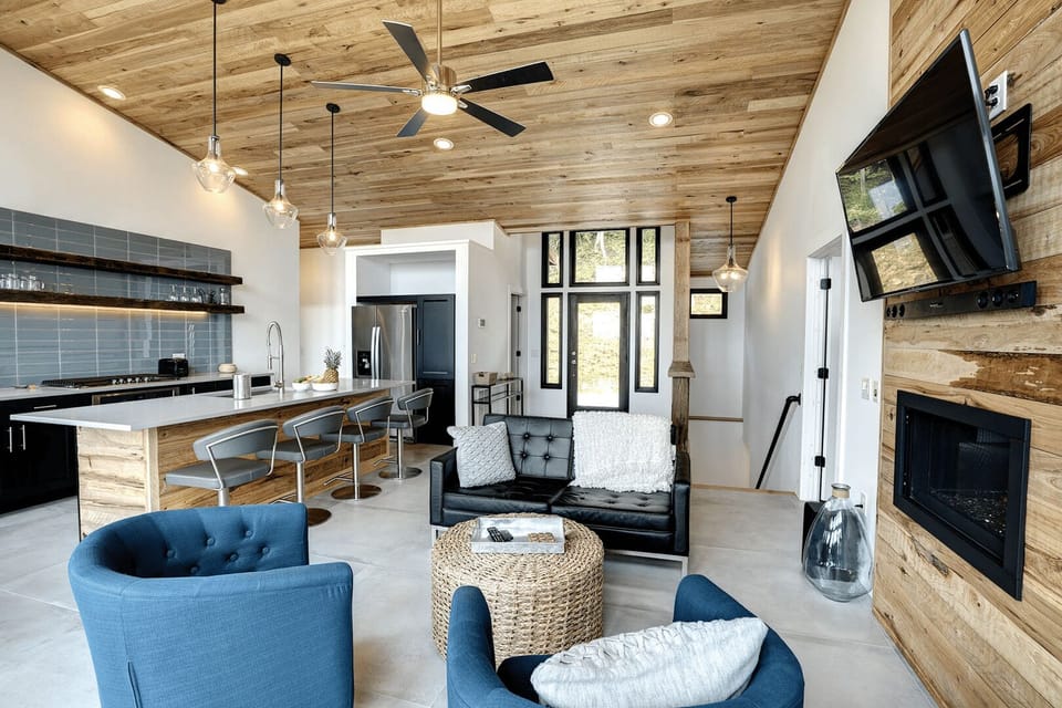 Falls Edge - Great Room