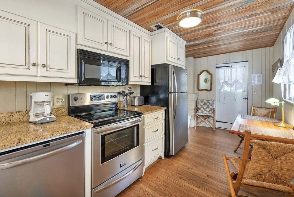 416 Union - Mermaid Compound