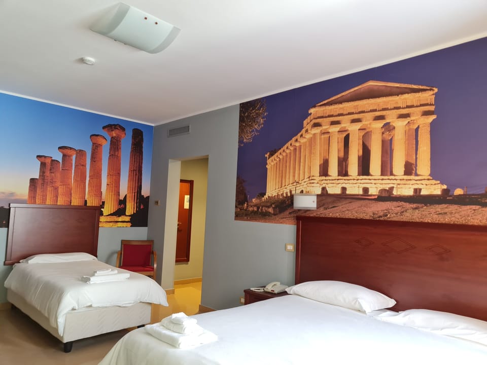 Triple Room | In-room safe, desk, blackout drapes, soundproofing
