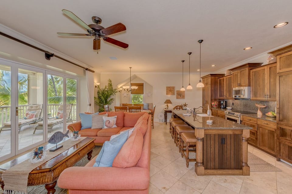 Very spacious entertaining area