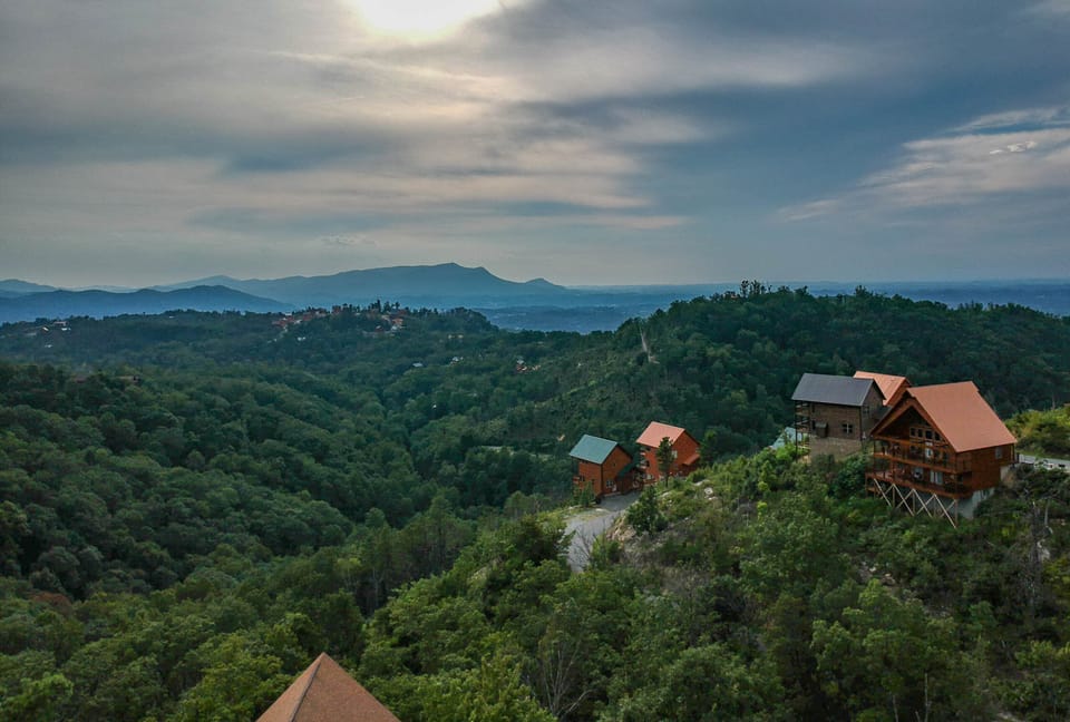 How about this view? Its PANORAMIC VIEW CABIN. Spectacular views from everywhere