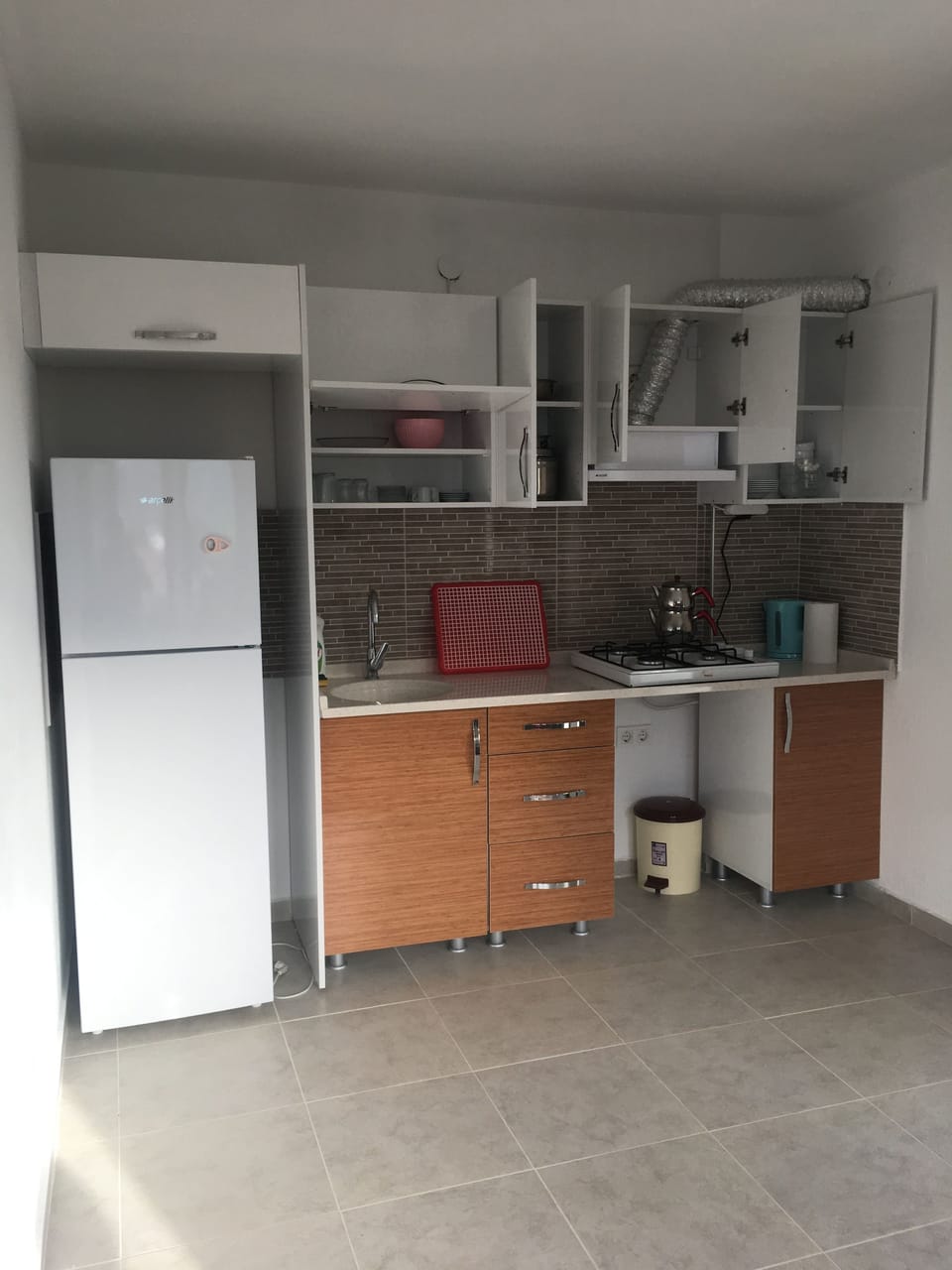 Apartment, 1 Bedroom | Private kitchenette | Fridge, stovetop, cookware/dishes/utensils