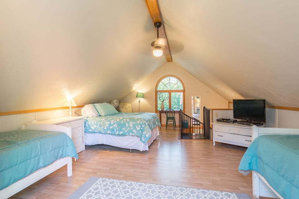The Cottonwood Carriage House | Individually decorated, individually furnished, travel crib, free WiFi