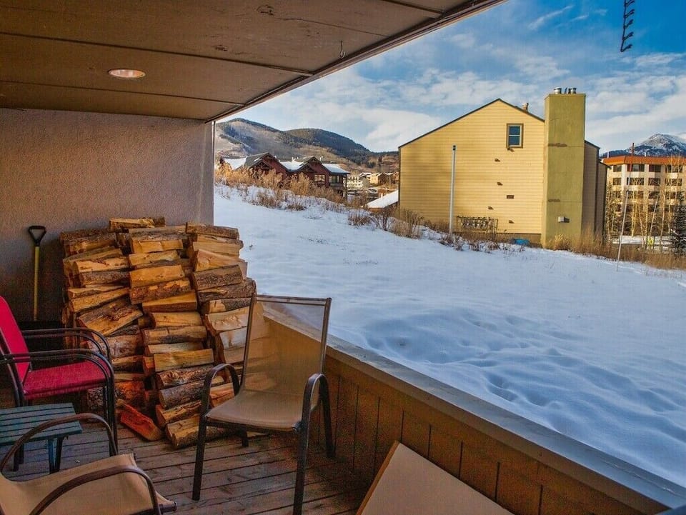 Private ground level deck with views