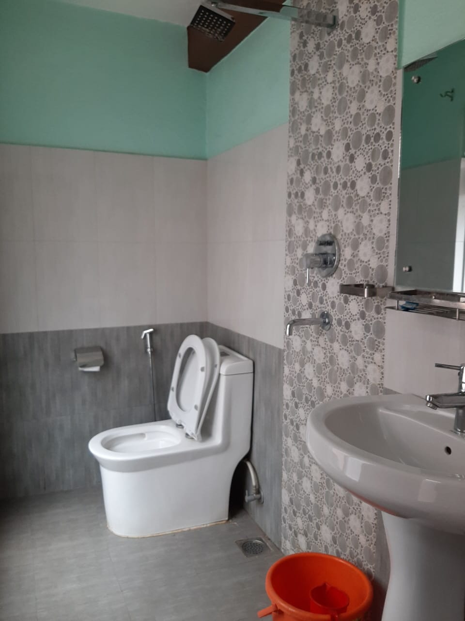 Classic Double or Twin Room | Bathroom | Shower