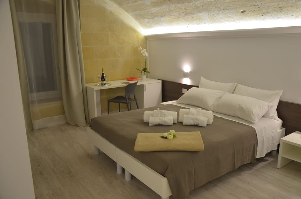 Deluxe Double or Twin Room, Tower (Caveoso) | Hypo-allergenic bedding, memory foam beds, desk, soundproofing