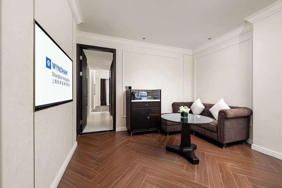 Luxury Double Suite, 2 Twin Beds, Non-Smoking | Down comforters, in-room safe, free WiFi, bed sheets