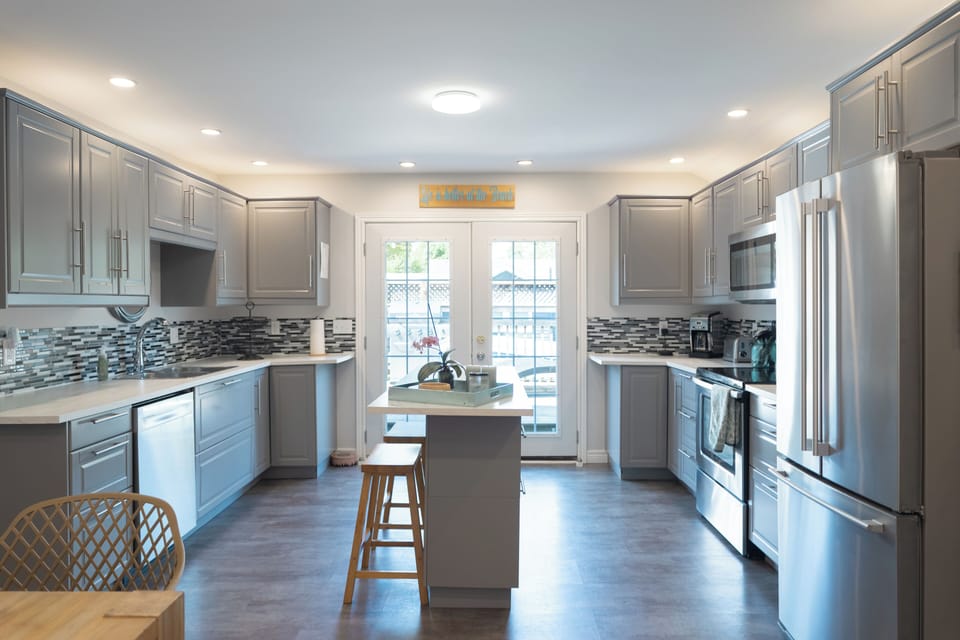 Stocked and ready to use! Entertain, cook & socialize at the same time!