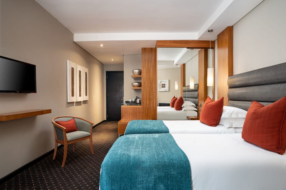 Standard Room, 2 Twin Beds | Premium bedding, down comforters, Select Comfort beds, minibar