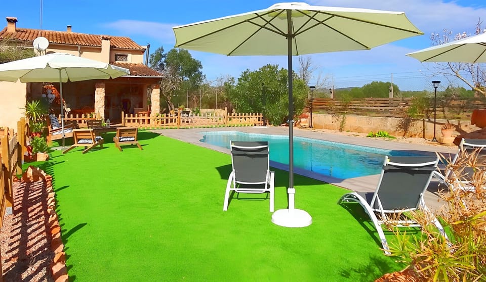 Finca for rent with large swimming pool. Son Antem 420