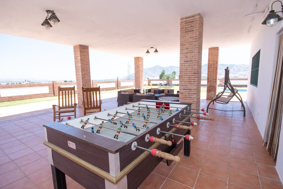 Enjoy the private pool of this Villa in Cártama