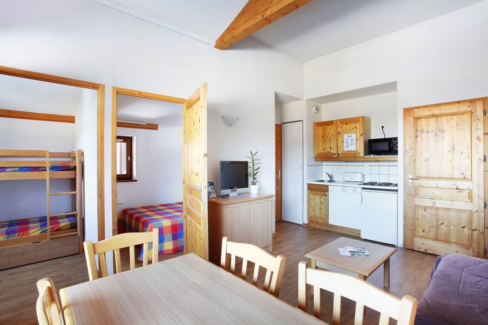 There's a Double bed and an Alcove with Bunks.