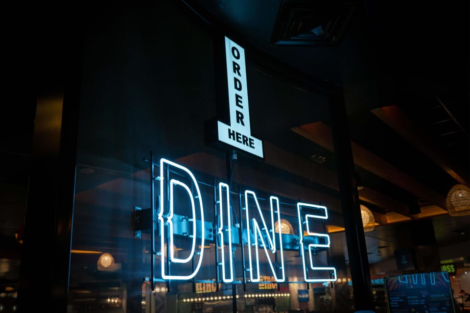 7 restaurants; breakfast, lunch, and dinner served