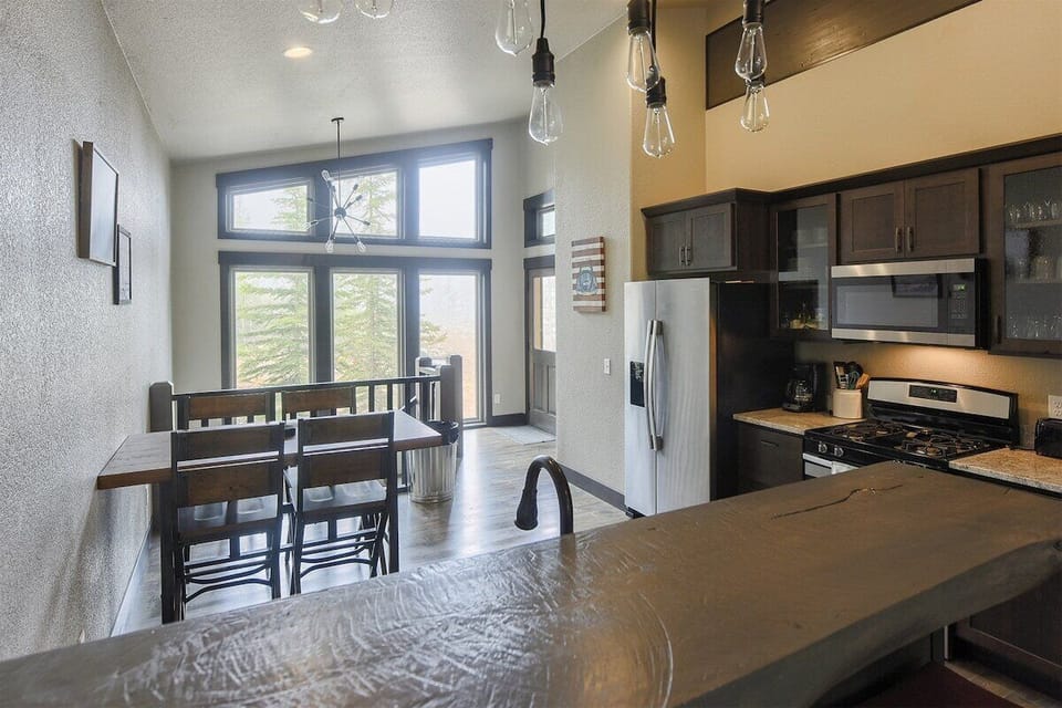 Kitchen/Dining
