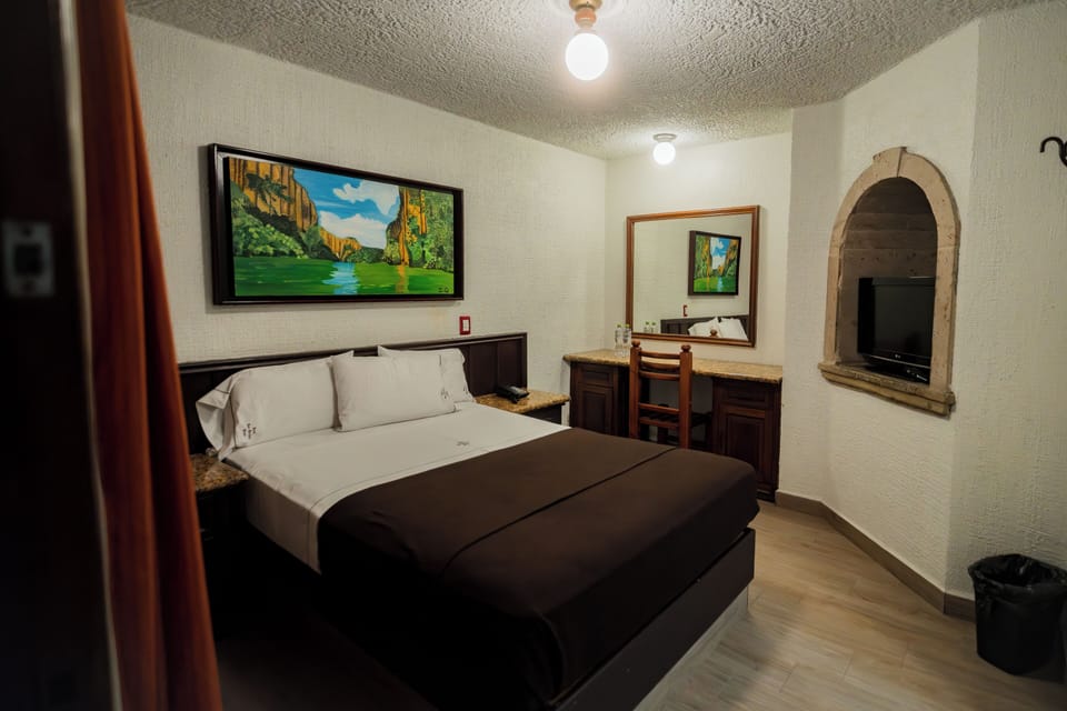 Single Room 2 | Desk, iron/ironing board, free WiFi