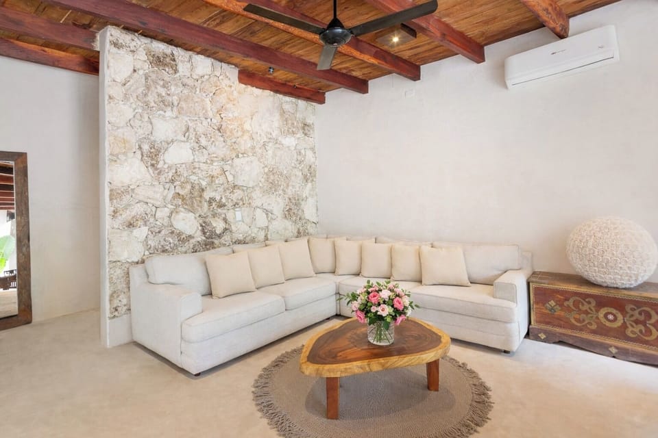 Town House Shanti | Living area