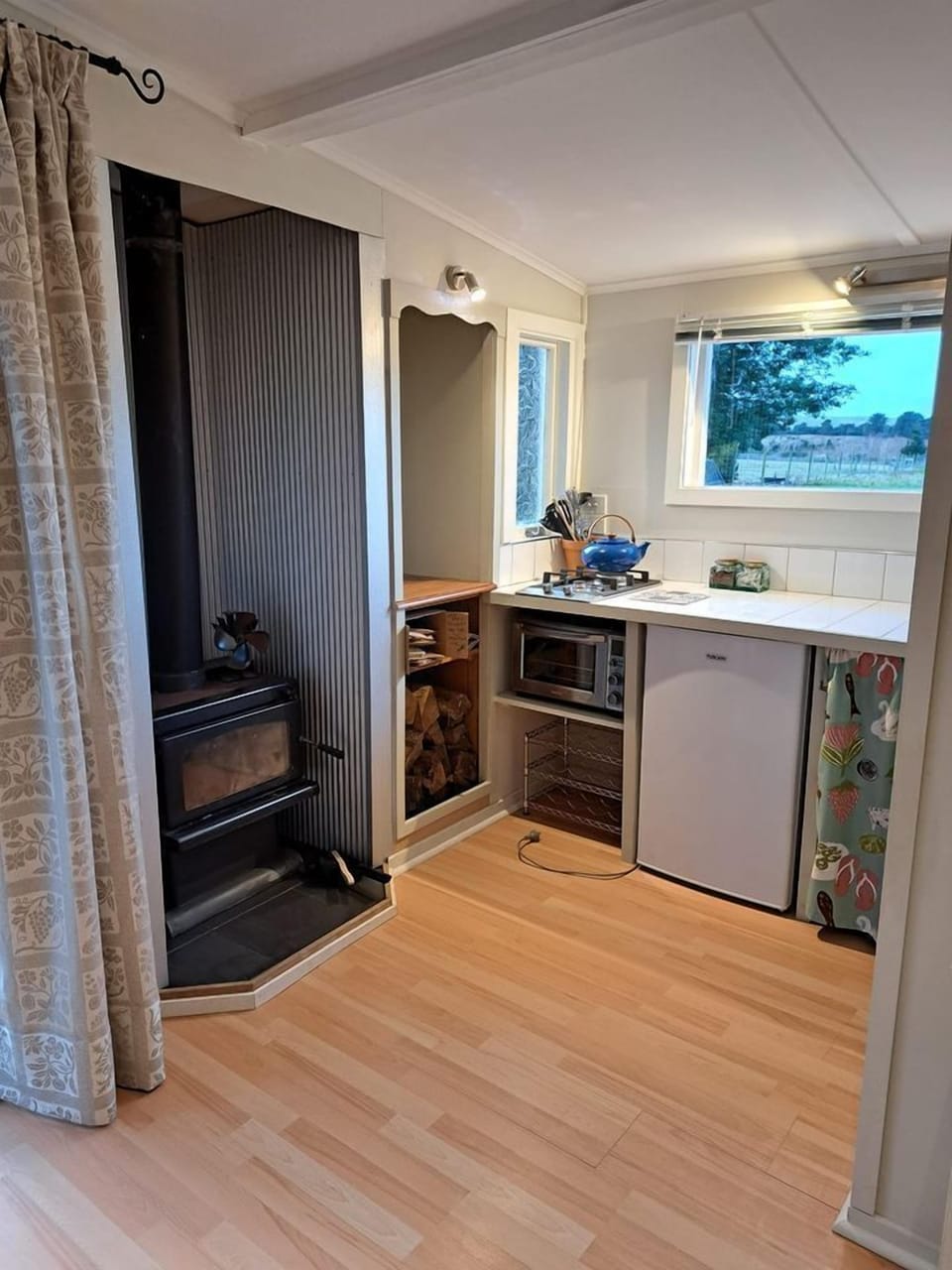 Economy Cottage | Private kitchen | Cleaning supplies