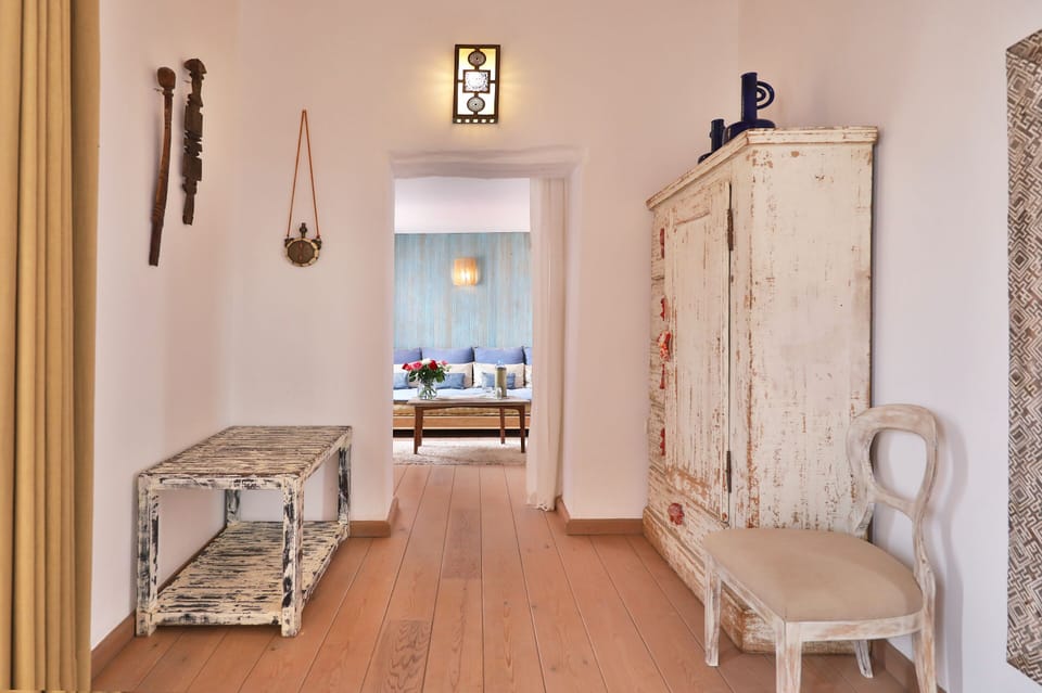 Deluxe Suite, Private Bathroom | Egyptian cotton sheets, premium bedding, pillowtop beds, in-room safe