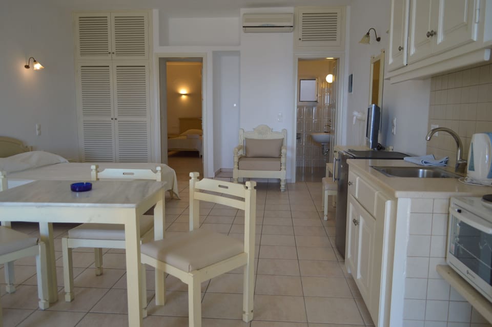 Family Apartment (For 4) | In-room dining