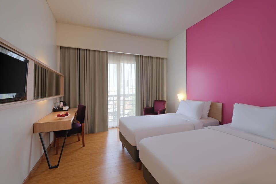 In-room safe, desk, soundproofing, free WiFi