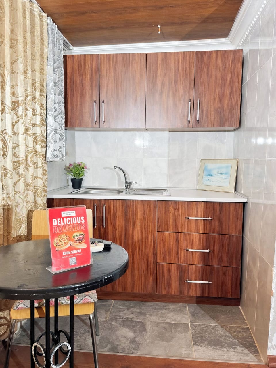 Exclusive Triple Room, 1 Double Bed with Sofa bed, Non Smoking, Kitchenette | Private kitchen | Fridge, electric kettle, cleaning supplies