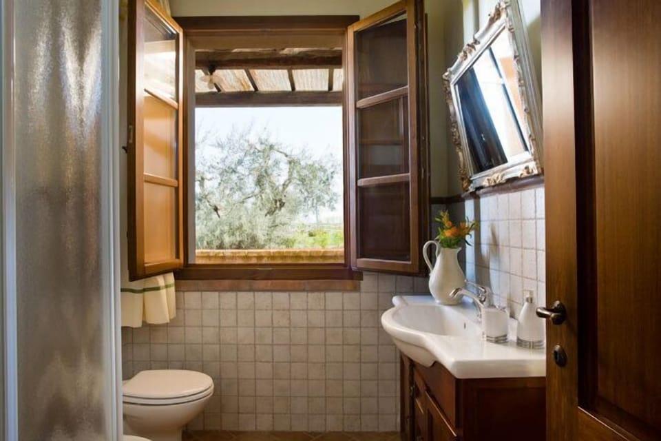 Shower, towels