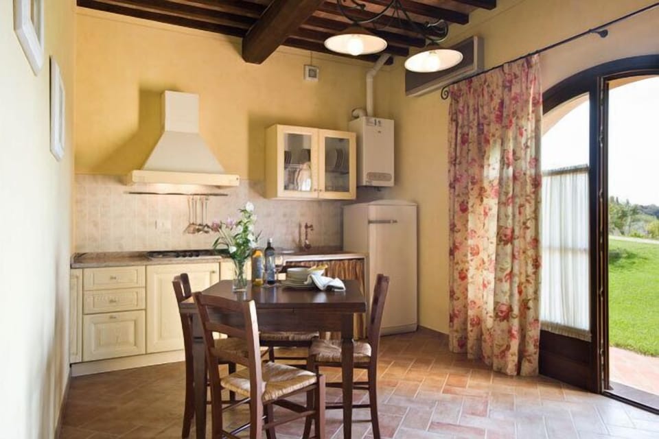 Apartment, 1 Bedroom (Frantoio) | Private kitchen | Electric kettle