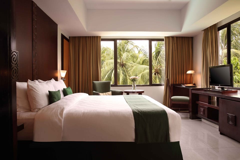 In-room safe, desk, soundproofing, free cribs/infant beds