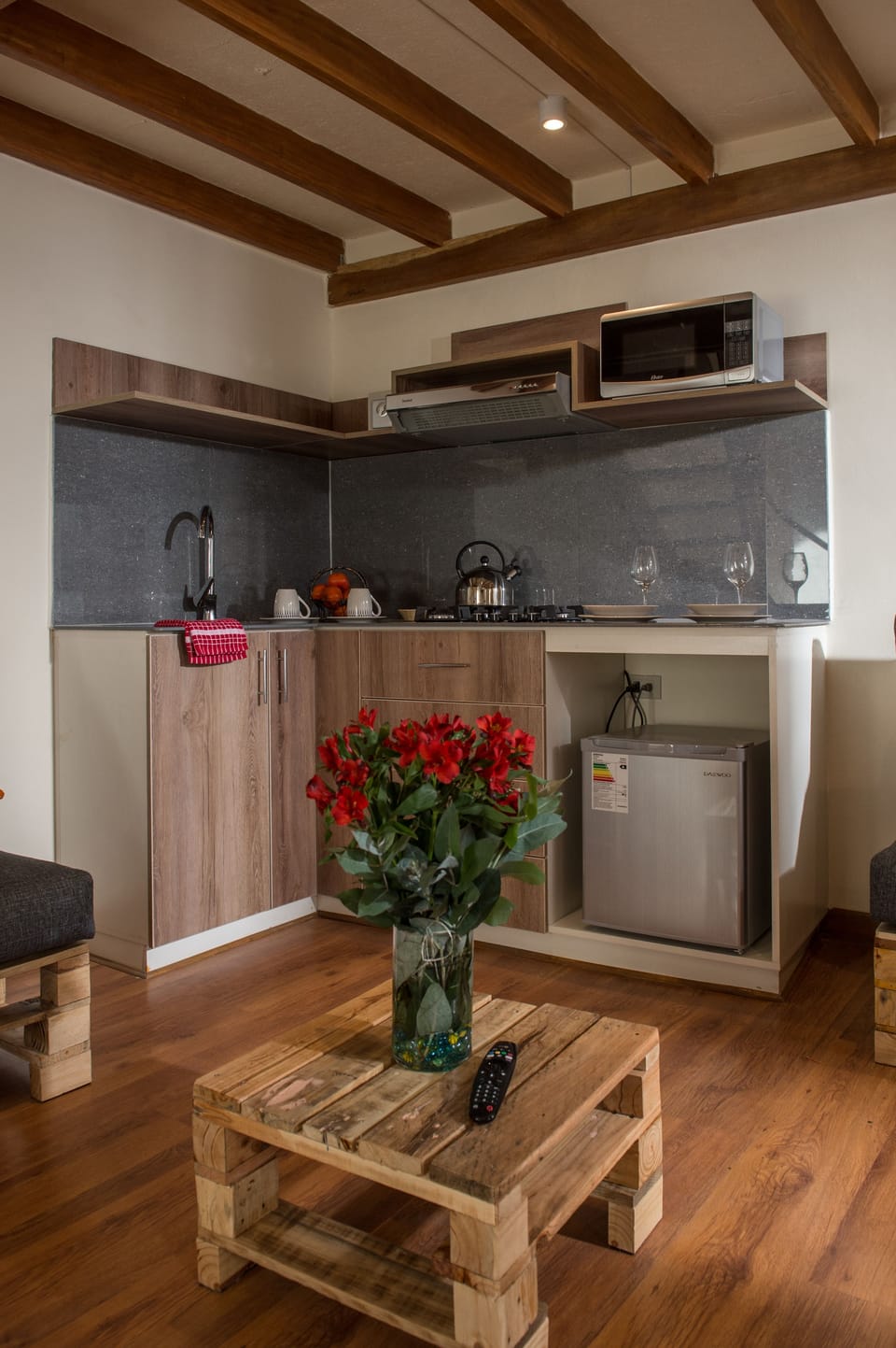 Classic Apartment, 1 Bedroom | Private kitchenette