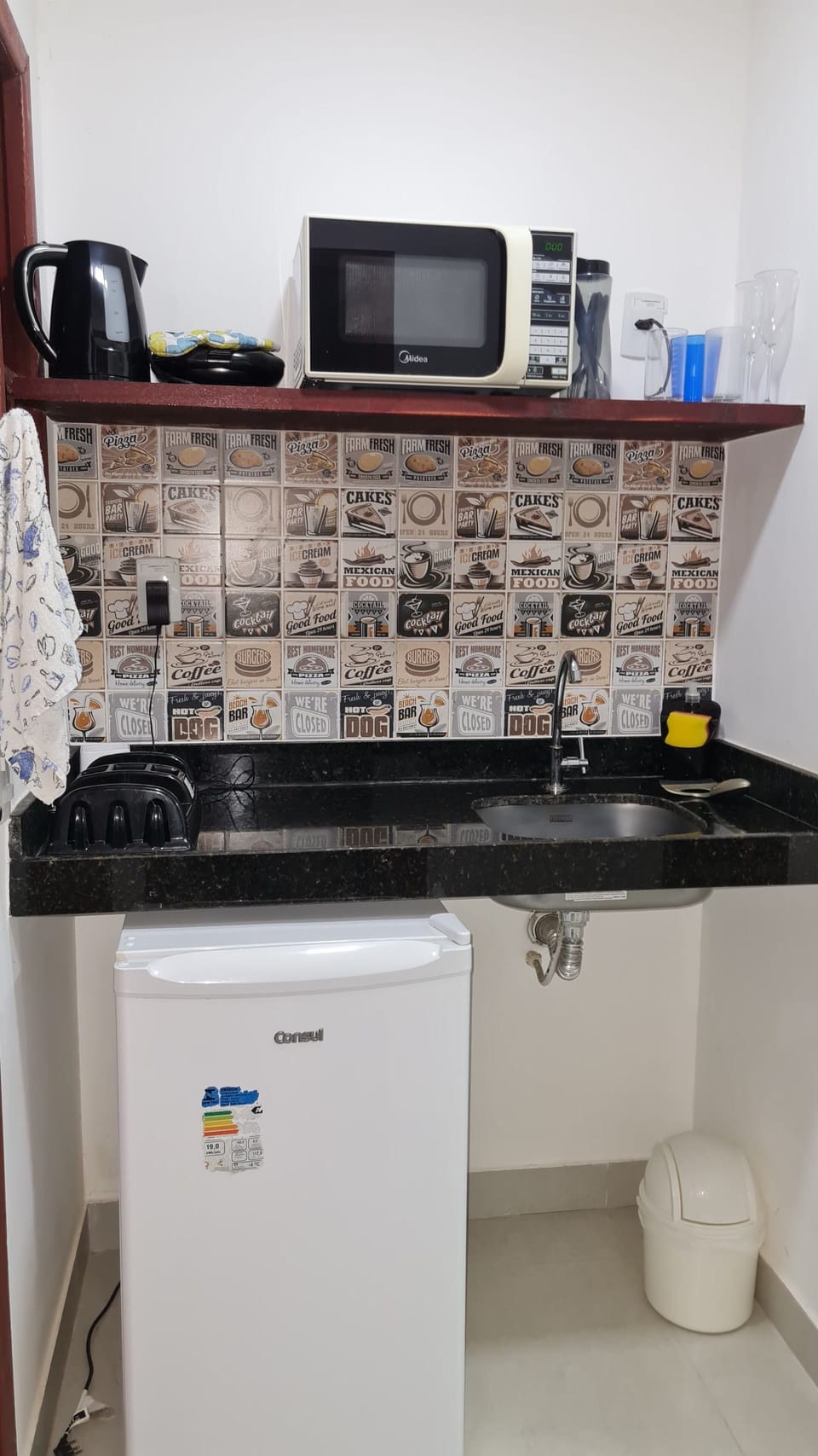 Traditional Suite | Minibar, individually furnished, iron/ironing board, free WiFi