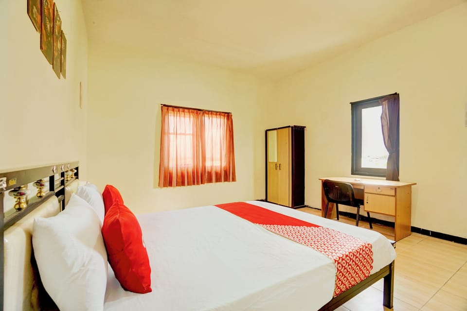 Deluxe Double Room | Desk, laptop workspace, free WiFi, bed sheets