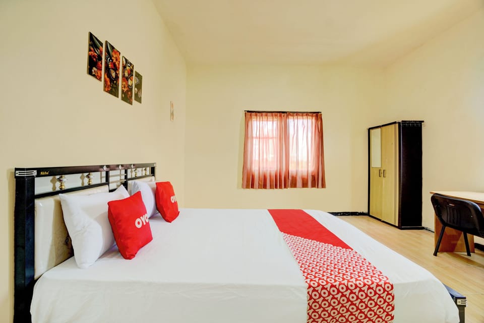 Deluxe Double Room | Desk, laptop workspace, free WiFi, bed sheets