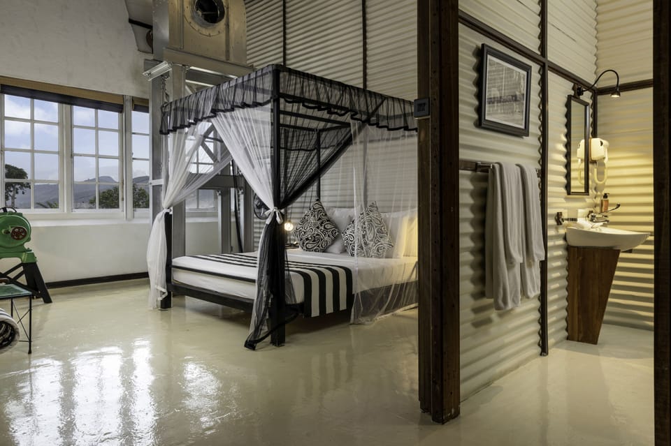 Deluxe Double Room, Garden View | Egyptian cotton sheets, premium bedding, minibar, in-room safe